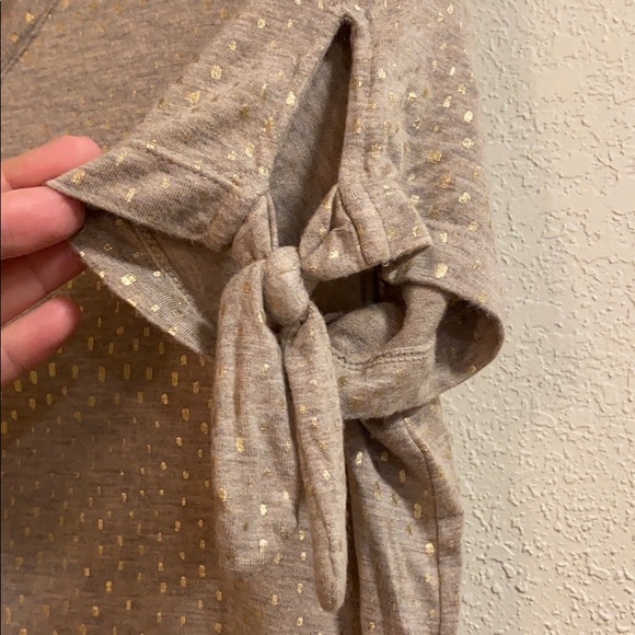 🍋2 for $10🍋 Jane & Delancey Top with metallic designs. Size M. - Picture 3 of 8